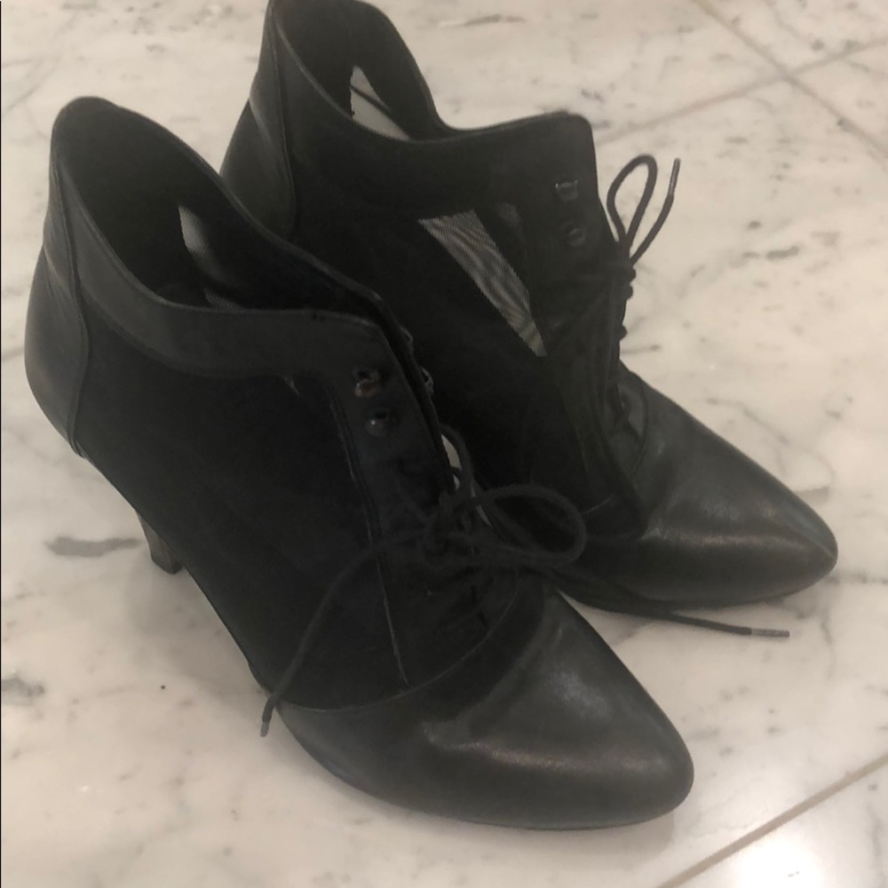 Leather mesh bootie